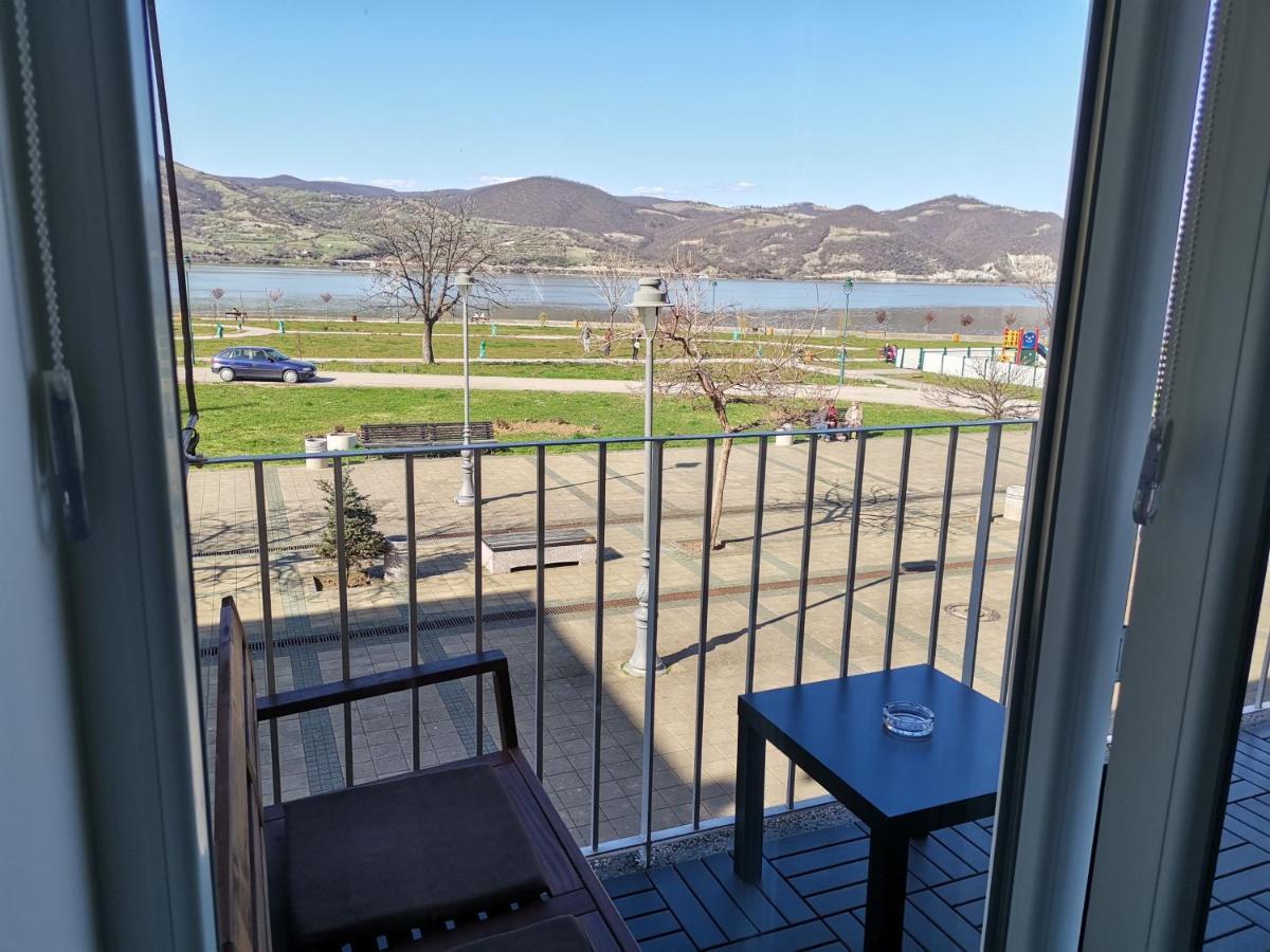 Apartman Terassa Donji Milanovac Exterior foto